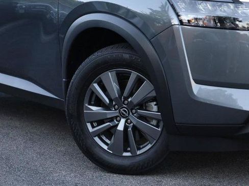 Certified 2025 Nissan Pathfinder SV w/ SV Premium Package AWD/4WD image 3