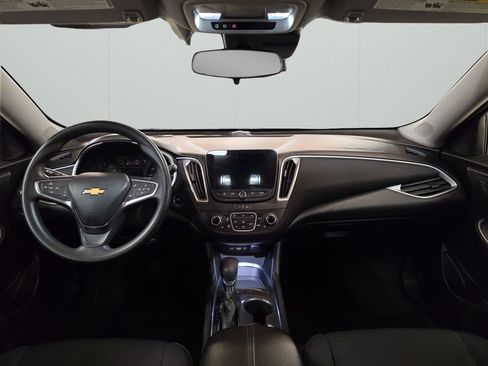 Used 2025 Chevrolet Malibu LT FWD image 16