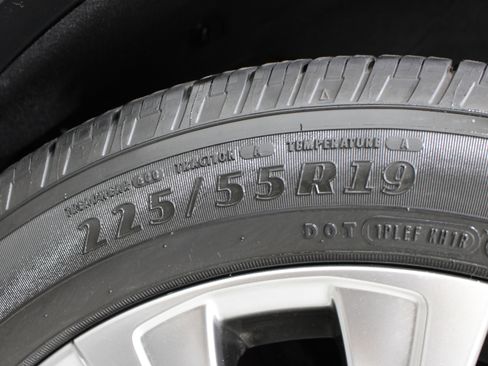 Used 2021 Toyota Venza Limited image 40