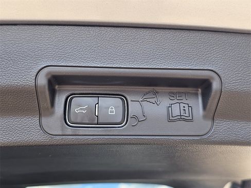 Used 2023 Ford Explorer Limited w/ Equipment Group 301A image 30