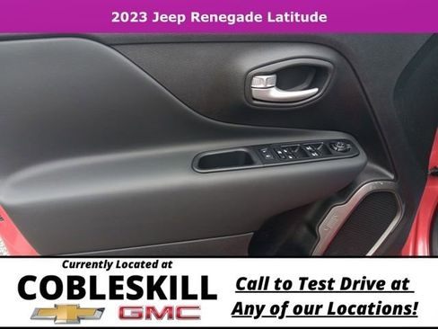 Used 2023 Jeep Renegade Latitude w/ Premium Group image 12