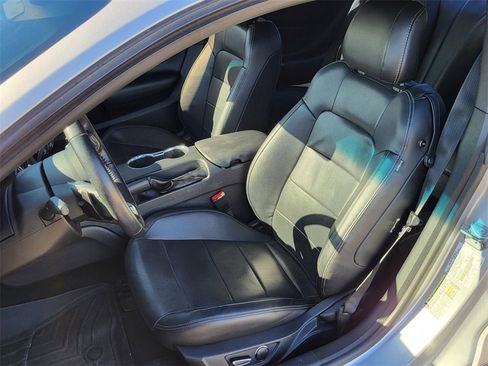 Used 2016 Ford Mustang Premium image 17