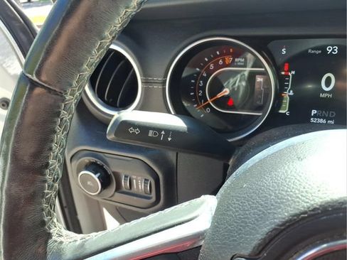 Used 2021 Jeep Wrangler Unlimited Sahara AWD/4WD image 22