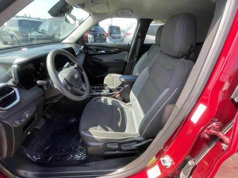 Used 2025 Chevrolet TrailBlazer LT image 28