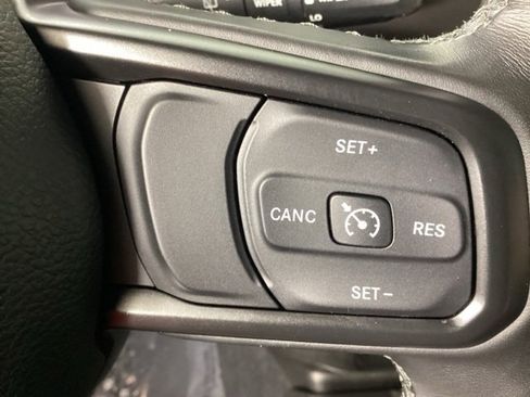 Used 2022 Jeep Wrangler Sport S image 24