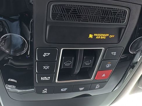New 2026 Kia Carnival SX w/ SX Dark Edition Package FWD image 33