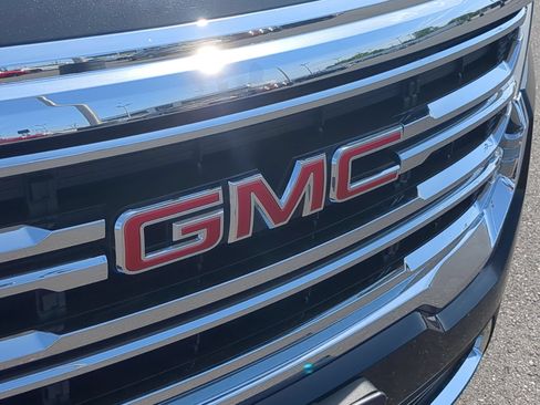 Certified 2023 GMC Acadia SLT w/ Preferred Package FWD image 29