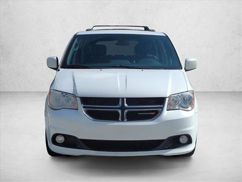 Used 2020 Dodge Grand Caravan SXT image 2