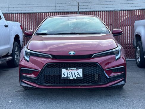 Used 2024 Toyota Corolla SE image 3