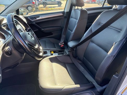 Used 2015 Volkswagen e-Golf SEL Premium image 13