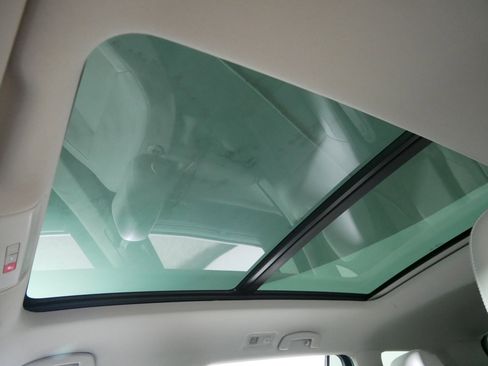 Used 2023 Volkswagen Atlas SE w/ Panoramic Sunroof Package image 31