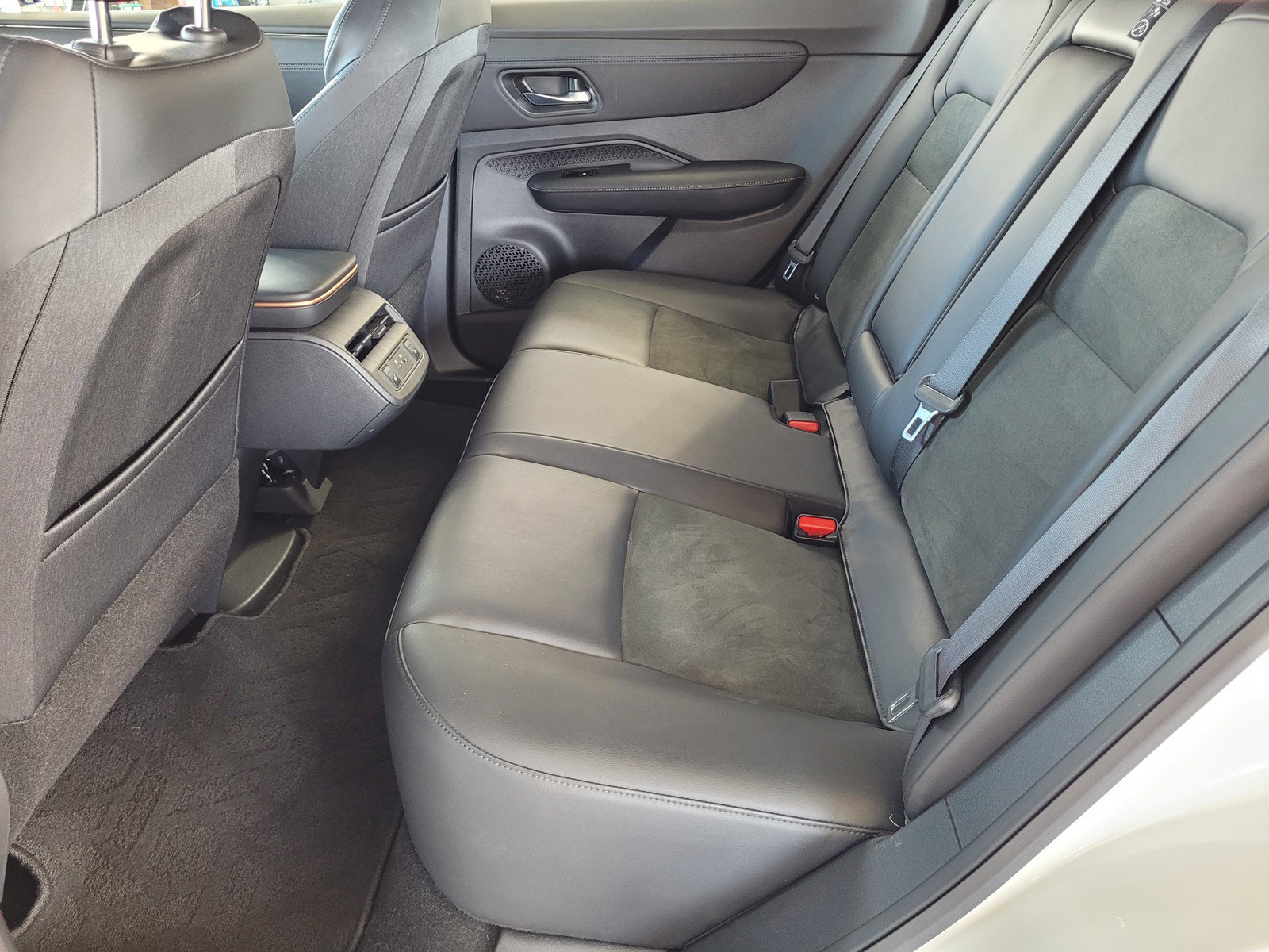 Certified 2024 Nissan Ariya FWD image 6