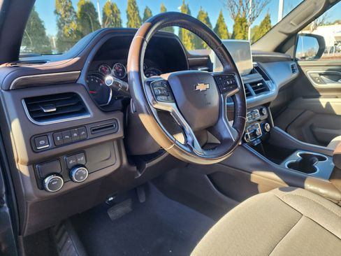 Used 2021 Chevrolet Suburban LS image 22