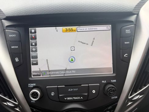 Used 2016 Hyundai Veloster w/ Option Group 03 FWD image 17