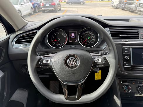 Used 2020 Volkswagen Tiguan S image 10