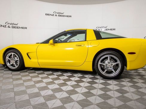 Used 2000 Chevrolet Corvette Coupe w/ Roof Pkg RWD image 14