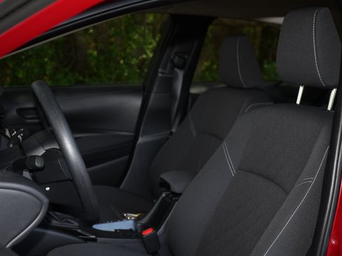 Used 2026 Toyota Corolla LE w/ LE Premium Package FWD image 11