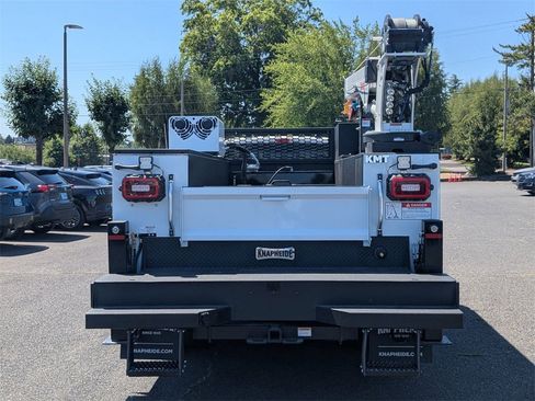 New 2025 Ford F550 4x4 SuperCab Super Duty image 4