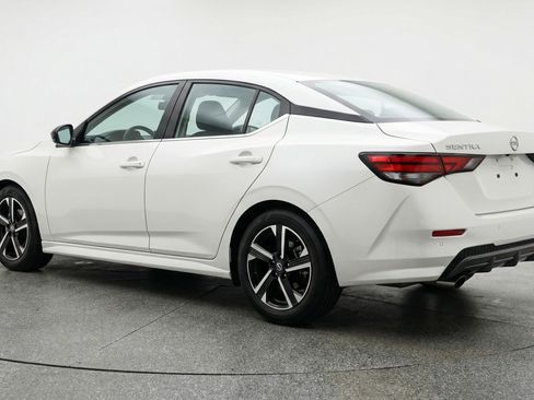 Used 2025 Nissan Sentra SV FWD image 6