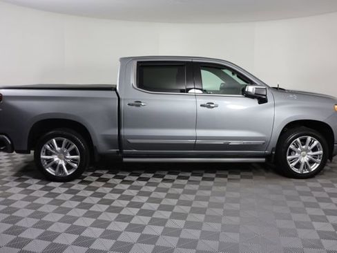 Used 2024 Chevrolet Silverado 1500 High Country w/ High Country Premium Package AWD/4WD image 9