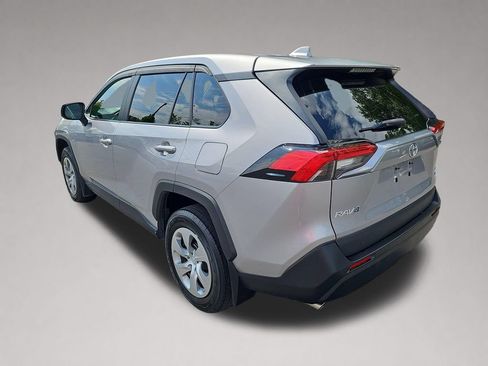 Used 2022 Toyota RAV4 LE AWD/4WD image 6