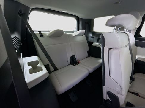 Used 2025 Hyundai Santa Fe SE FWD image 41