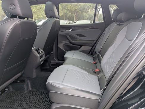 New 2026 Volkswagen Tiguan SE R-Line image 14