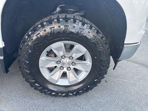 Used 2023 Chevrolet Silverado 1500 LT image 10