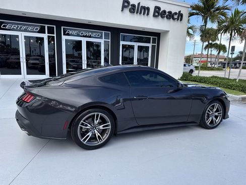 Used 2024 Ford Mustang Coupe RWD image 4