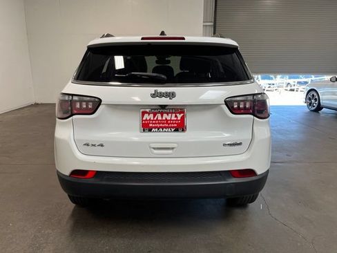 Used 2024 Jeep Compass Latitude AWD/4WD image 4