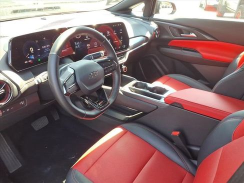 Used 2025 Chevrolet Equinox EV RS image 3