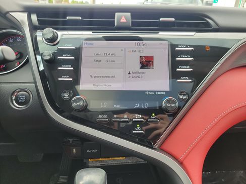 Used 2020 Toyota Camry XSE image 21