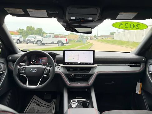 Used 2025 Ford Explorer ST-Line w/ Premium Package AWD/4WD image 23