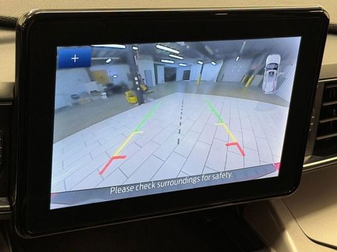 Used 2023 Ford Explorer XLT w/ Equipment Group 202A image 31