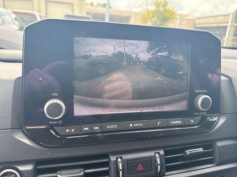 Used 2024 Nissan Pathfinder S FWD image 17