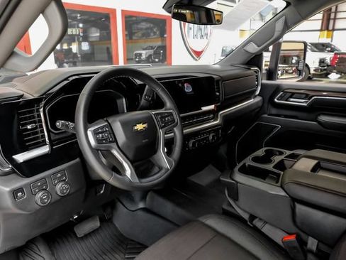 Used 2026 Chevrolet Silverado 2500 LT AWD/4WD image 6