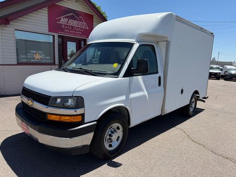 Used 2020 Chevrolet Express 3500 w/ Power Convenience Package RWD image 4