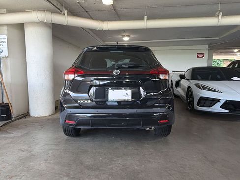 Used 2022 Nissan Kicks S FWD image 7