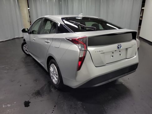 Used 2017 Toyota Prius Two FWD image 6