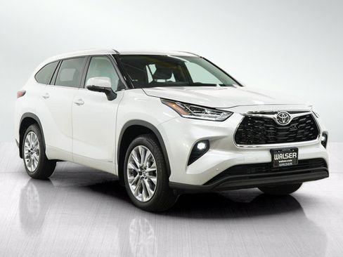 Used 2026 Toyota Highlander Limited AWD/4WD image 7
