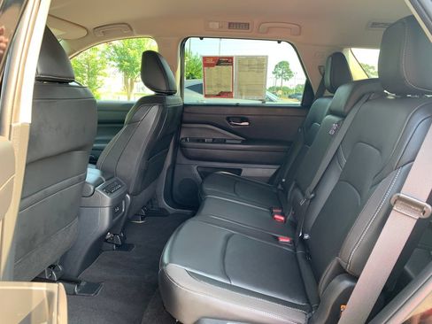 Used 2025 Nissan Pathfinder SL w/ Cargo Package FWD image 24