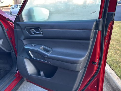 Used 2023 Nissan Pathfinder Rock Creek image 12