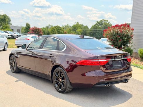 Used 2016 Jaguar XF Premium RWD image 9