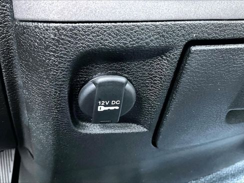 Used 2019 RAM 1500 Tradesman w/ Chrome Appearance Group RWD image 35