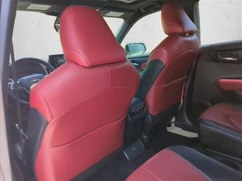 Used 2022 Toyota Highlander XSE FWD image 18
