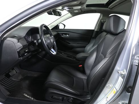 Used 2024 Honda Accord Touring image 3