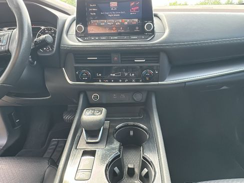 Certified 2023 Nissan Rogue SV w/ SV Premium B Package AWD/4WD image 20