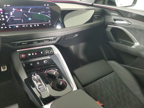 Used 2025 Audi SQ5 Premium Plus w/ Premium Plus Package image 16