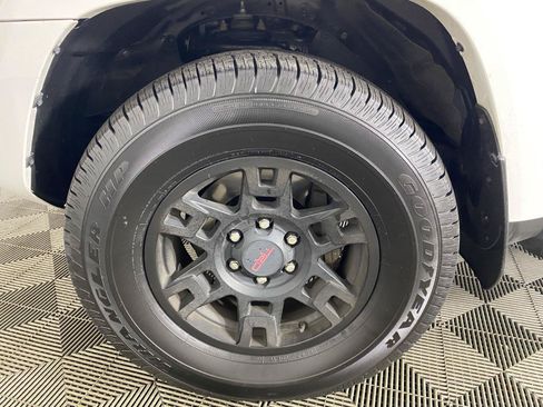 Used 2023 Toyota 4Runner TRD Off-Road Premium w/ Moonroof Package AWD/4WD image 27
