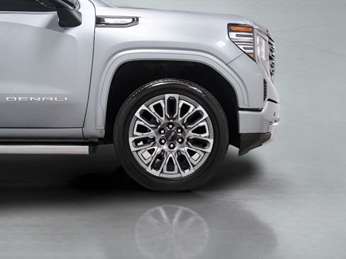 Used 2025 GMC Sierra 1500 Denali Ultimate AWD/4WD image 7